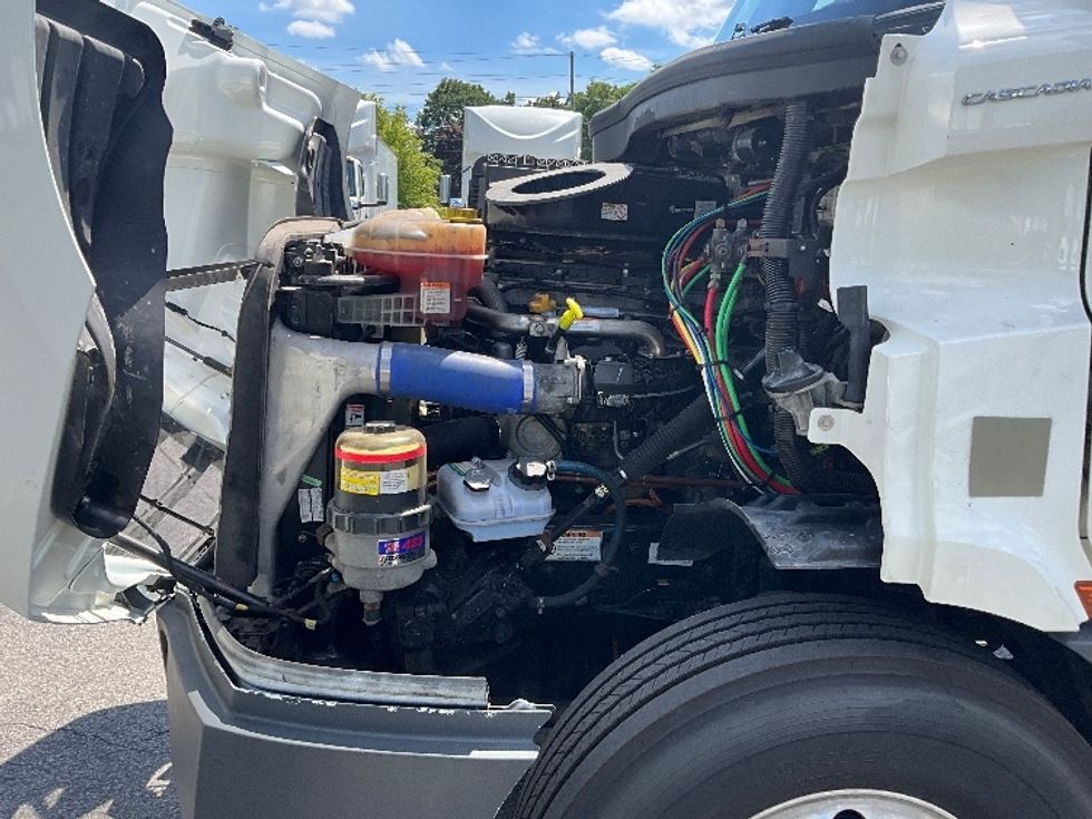 Day Cab Tractor-Heavy Duty Tractors-Freightliner-2021-T11664ST-London-ON-314,825\n\t\tkm-$ 83,250 - Image 16