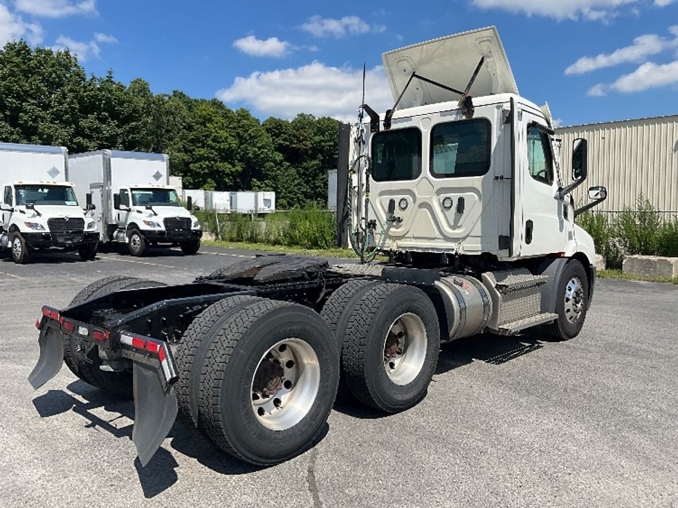 Day Cab Tractor-Heavy Duty Tractors-Freightliner-2021-T11664ST-London-ON-314,825\n\t\tkm-$ 83,250 - Image 7