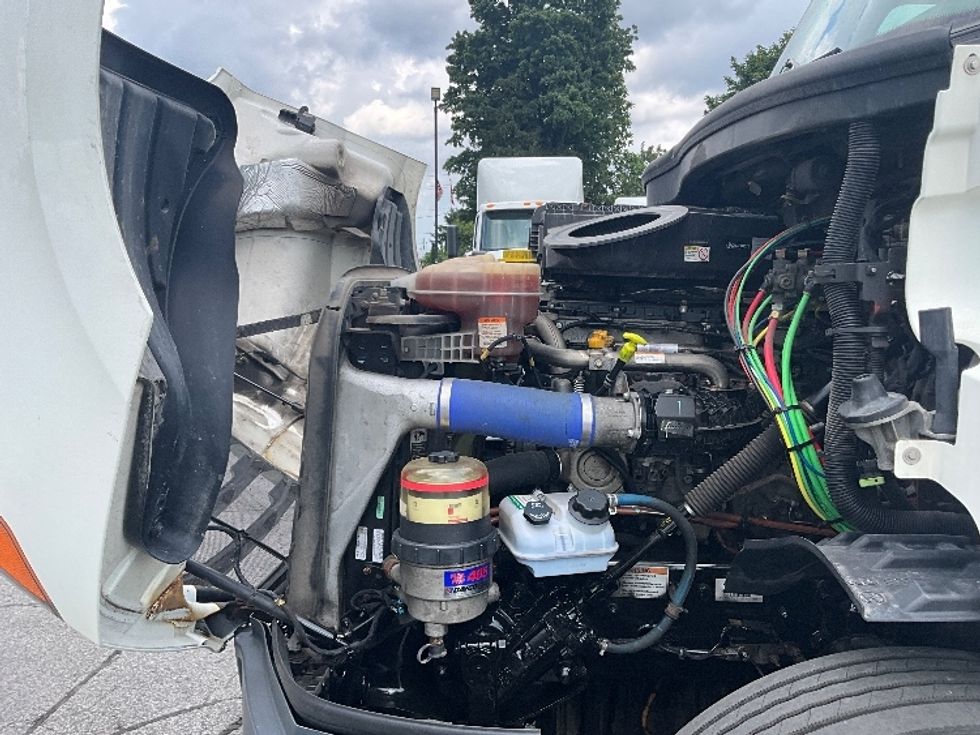 Day Cab Tractor-Heavy Duty Tractors-Freightliner-2021-T11664ST-London-ON-335,577\n\t\tkm-$ 81,750 - Image 16