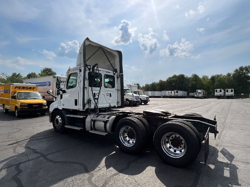 Day Cab Tractor-Heavy Duty Tractors-Freightliner-2021-T11664ST-Manassas-VA-404,450\n\t\tmiles-$ 51,250 - Image 5