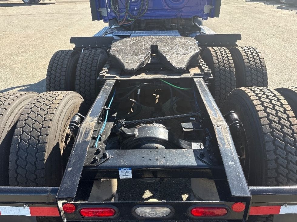 Day Cab Tractor-Heavy Duty Tractors-Freightliner-2021-T11664ST-Mebane-NC-313,765\n\t\tmiles-$ 56,500 - Image 6
