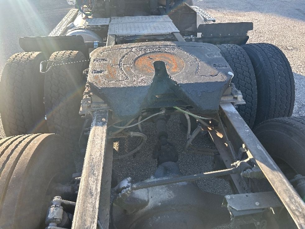 Day Cab Tractor-Heavy Duty Tractors-Freightliner-2021-T11664ST-Medley-FL-231,373\n\t\tmiles-$ 67,750 - Image 6