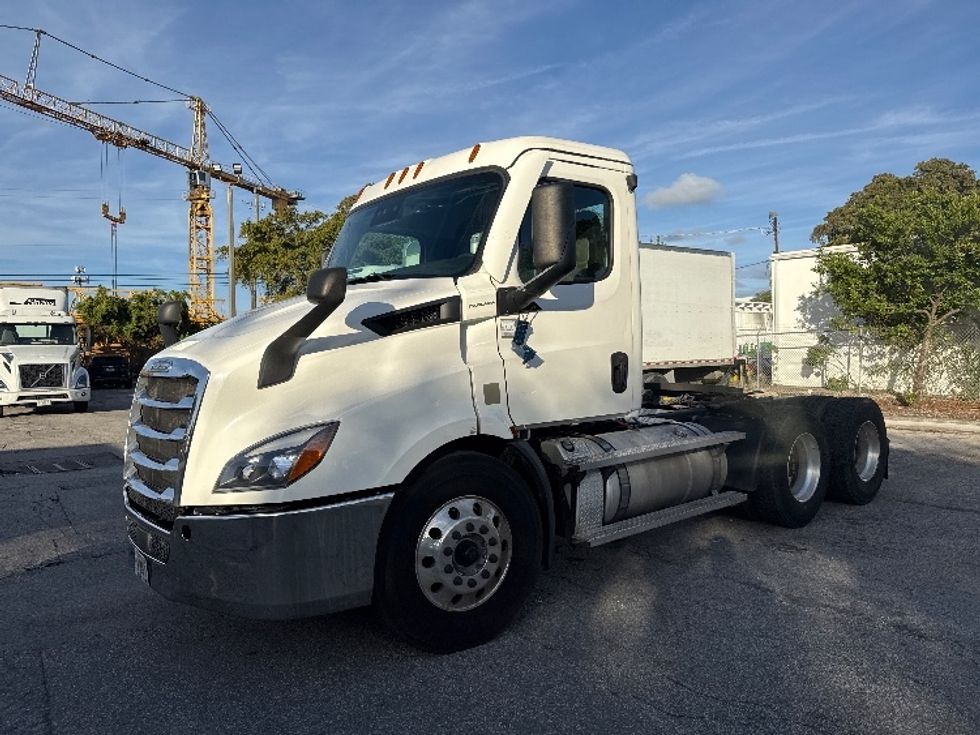 Day Cab Tractor-Heavy Duty Tractors-Freightliner-2021-T11664ST-Medley-FL-241,958\n\t\tmiles-$ 68,000 - Image 3