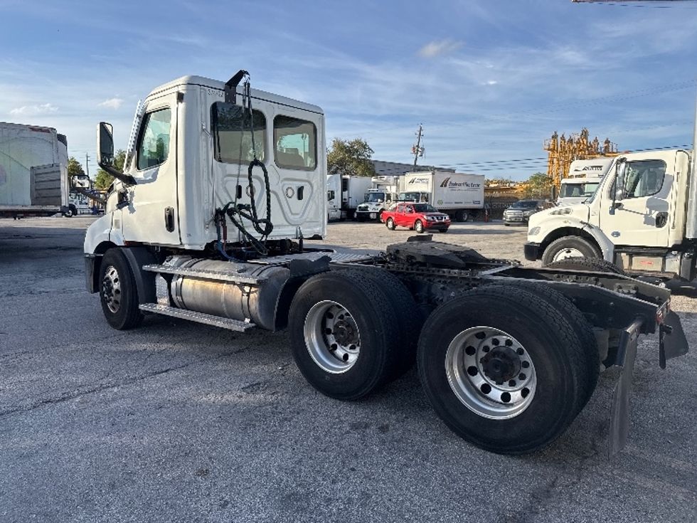 Day Cab Tractor-Heavy Duty Tractors-Freightliner-2021-T11664ST-Medley-FL-241,958\n\t\tmiles-$ 68,000 - Image 5