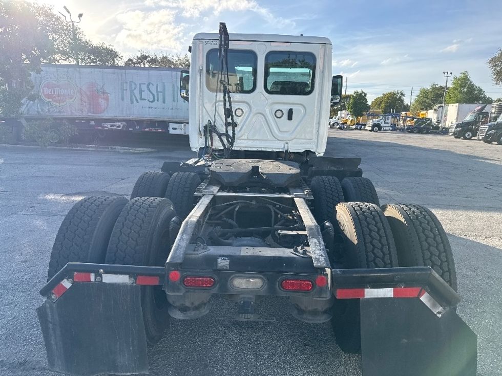 Day Cab Tractor-Heavy Duty Tractors-Freightliner-2021-T11664ST-Medley-FL-241,958\n\t\tmiles-$ 68,000 - Image 6