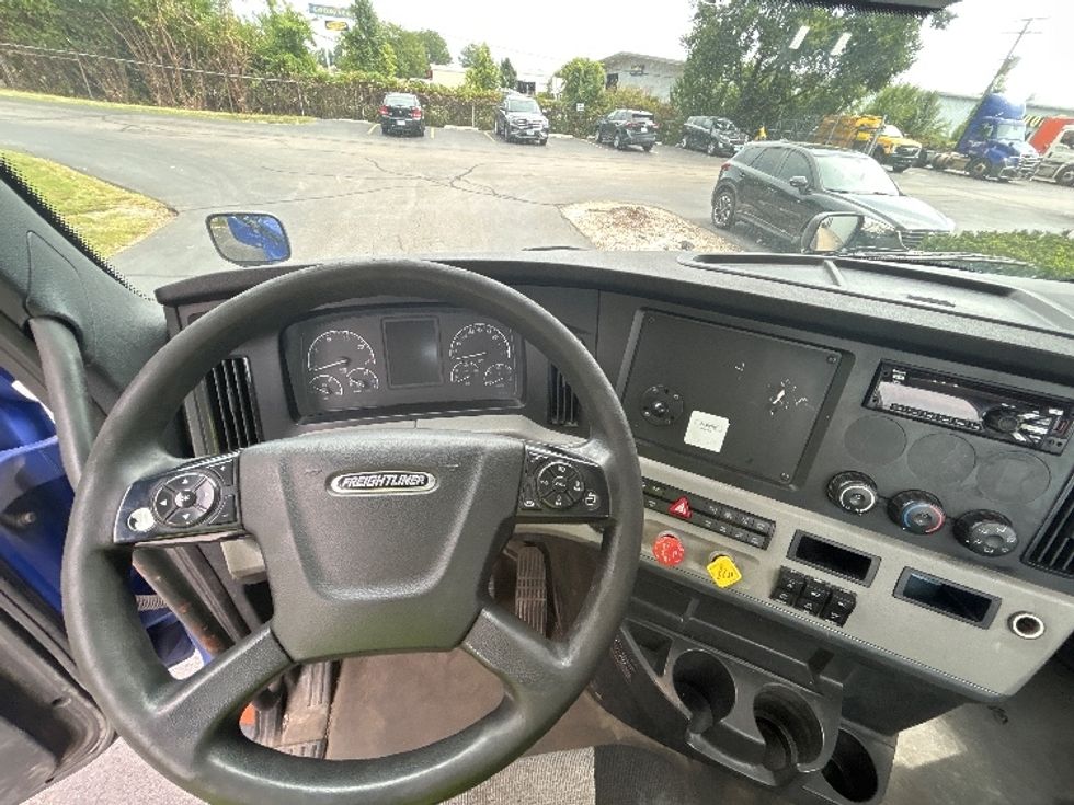 Day Cab Tractor-Heavy Duty Tractors-Freightliner-2021-T11664ST-Melrose Park-IL-664,265\n\t\tmiles-$ 28,500 - Image 11