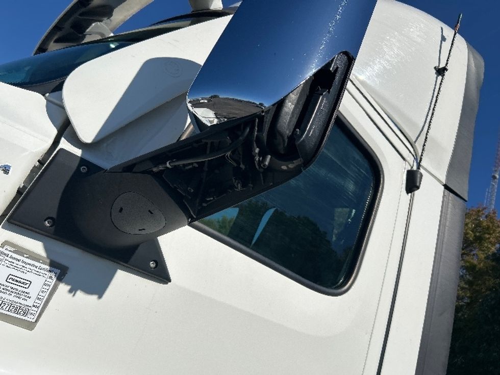 Day Cab Tractor-Heavy Duty Tractors-Freightliner-2021-T11664ST-Memphis-TN-476,991\n\t\tmiles-$ 50,500 - Image 17