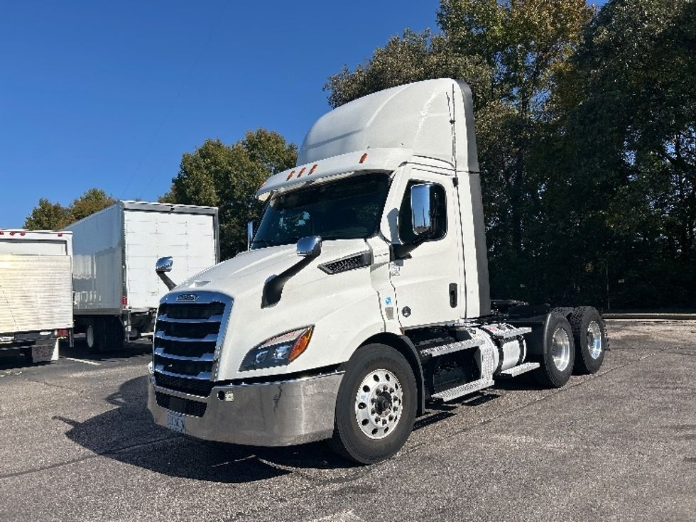 Day Cab Tractor-Heavy Duty Tractors-Freightliner-2021-T11664ST-Memphis-TN-476,991\n\t\tmiles-$ 50,500 - Image 3