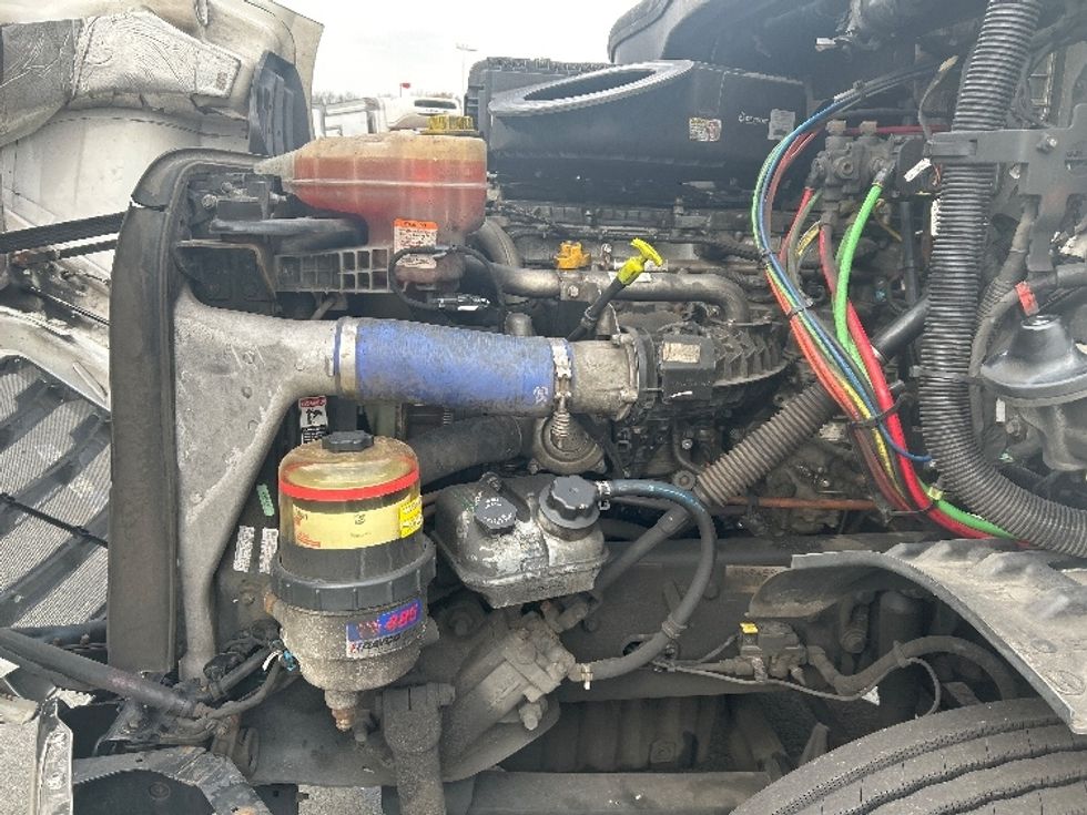 Day Cab Tractor-Heavy Duty Tractors-Freightliner-2021-T11664ST-Monmouth Junction-NJ-243,150\n\t\tmiles-$ 61,750 - Image 16