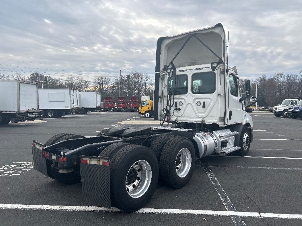 Day Cab Tractor-Heavy Duty Tractors-Freightliner-2021-T11664ST-Monmouth Junction-NJ-243,150\n\t\tmiles-$ 61,750 - Image 7