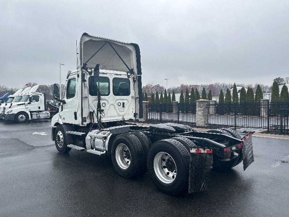 Day Cab Tractor-Heavy Duty Tractors-Freightliner-2021-T11664ST-Monmouth Junction-NJ-268,974\n\t\tmiles-$ 60,500 - Image 5