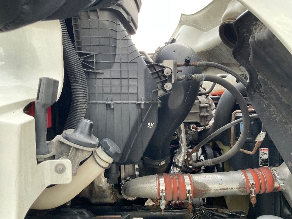 Day Cab Tractor-Heavy Duty Tractors-Freightliner-2021-T11664ST-Mount Pleasant-PA-493,982\n\t\tmiles-$ 42,500 - Image 15