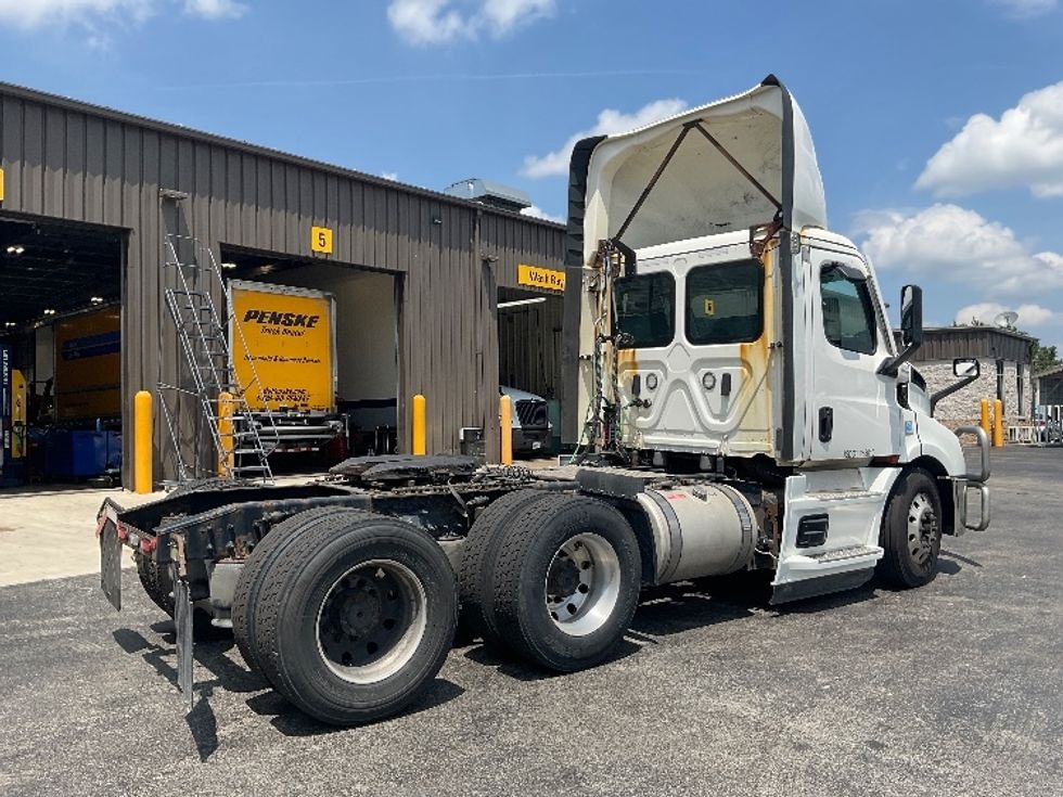 Day Cab Tractor-Heavy Duty Tractors-Freightliner-2021-T11664ST-Mount Pleasant-PA-514,516\n\t\tmiles-$ 44,000 - Image 6