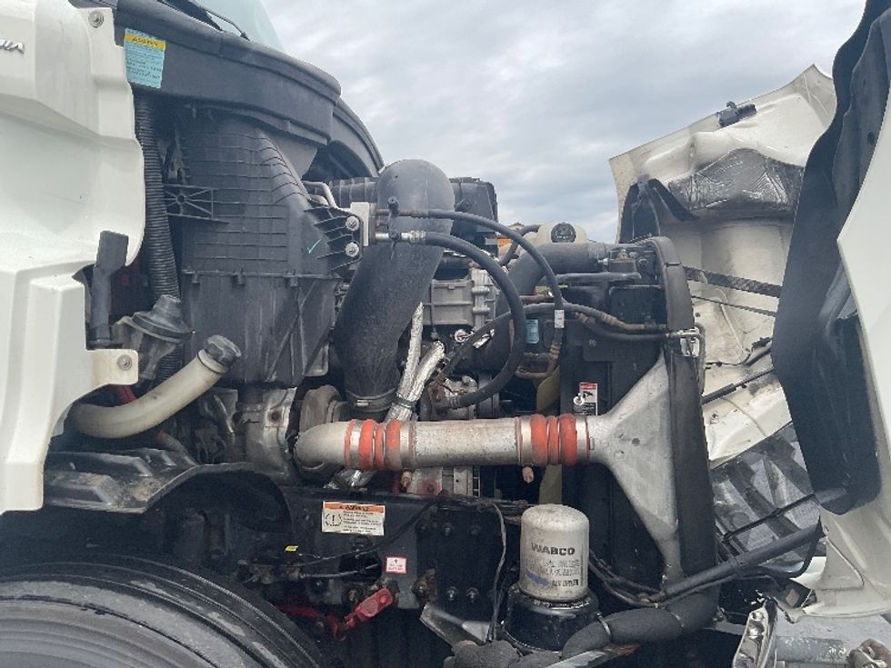 Day Cab Tractor-Heavy Duty Tractors-Freightliner-2021-T11664ST-Mount Pleasant-PA-515,868\n\t\tmiles-$ 44,000 - Image 15