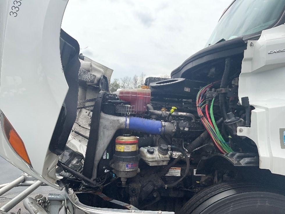 Day Cab Tractor-Heavy Duty Tractors-Freightliner-2021-T11664ST-Mount Pleasant-PA-515,868\n\t\tmiles-$ 44,000 - Image 16