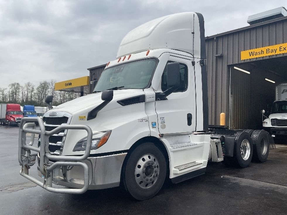 Day Cab Tractor-Heavy Duty Tractors-Freightliner-2021-T11664ST-Mount Pleasant-PA-515,868\n\t\tmiles-$ 44,000 - Image 3