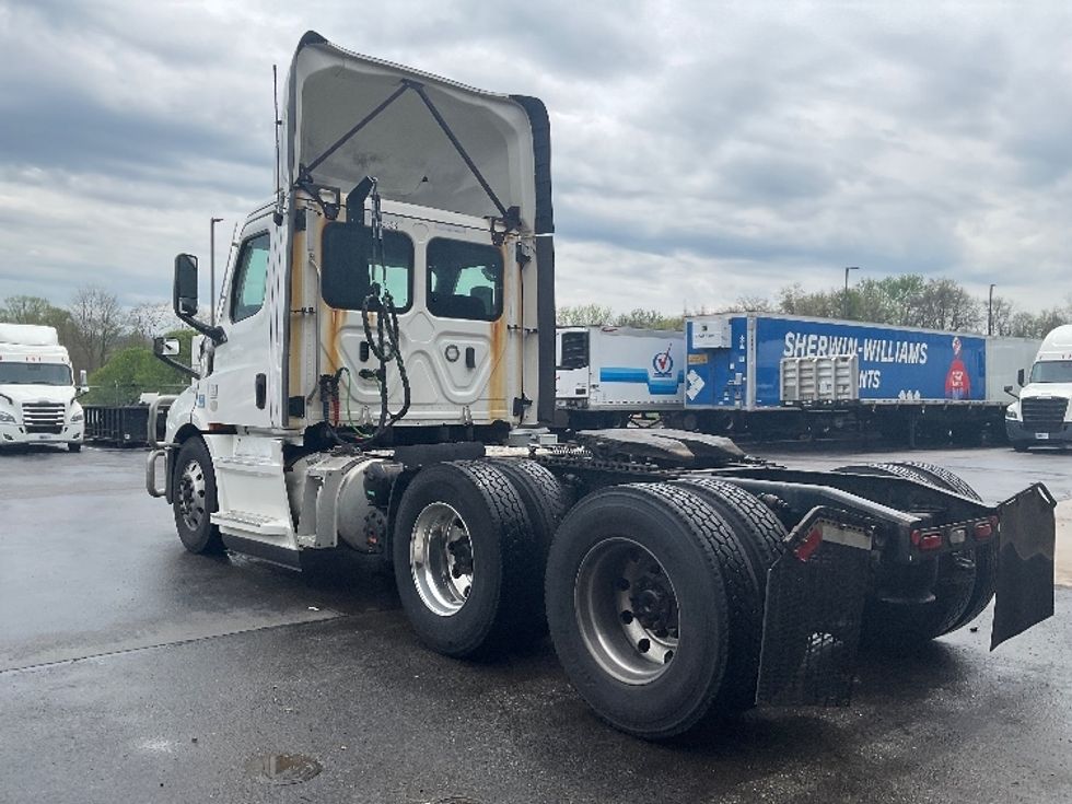 Day Cab Tractor-Heavy Duty Tractors-Freightliner-2021-T11664ST-Mount Pleasant-PA-515,868\n\t\tmiles-$ 44,000 - Image 5