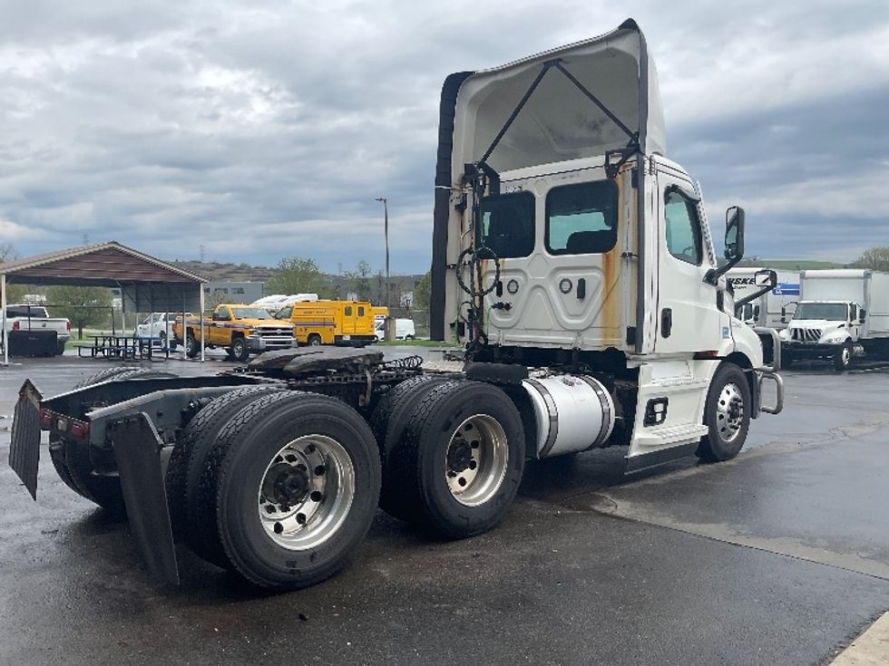 Day Cab Tractor-Heavy Duty Tractors-Freightliner-2021-T11664ST-Mount Pleasant-PA-515,868\n\t\tmiles-$ 44,000 - Image 7