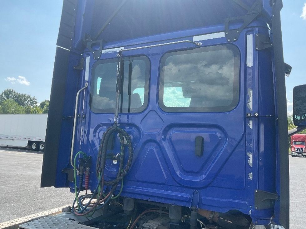 Day Cab Tractor-Heavy Duty Tractors-Freightliner-2021-T11664ST-Nashville (Mount Juliet)-TN-221,398\n\t\tmiles-$ 64,250 - Image 19