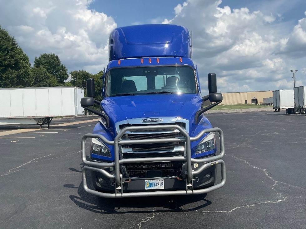 Day Cab Tractor-Heavy Duty Tractors-Freightliner-2021-T11664ST-Nashville (Mount Juliet)-TN-221,398\n\t\tmiles-$ 64,250 - Image 2