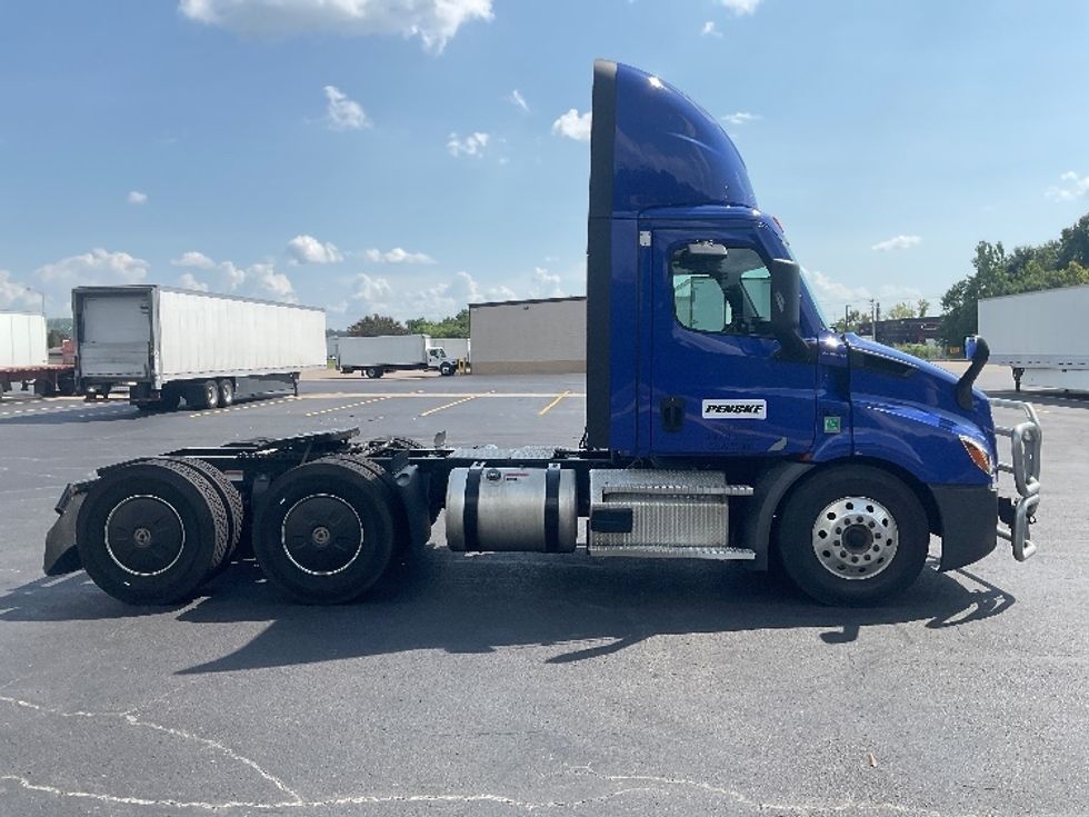Day Cab Tractor-Heavy Duty Tractors-Freightliner-2021-T11664ST-Nashville (Mount Juliet)-TN-221,398\n\t\tmiles-$ 64,250 - Image 8