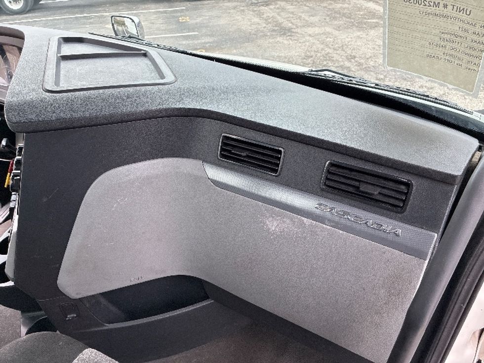 Day Cab Tractor-Heavy Duty Tractors-Freightliner-2021-T11664ST-Nashville (Mount Juliet)-TN-580,909\n\t\tmiles-$ 38,500 - Image 13