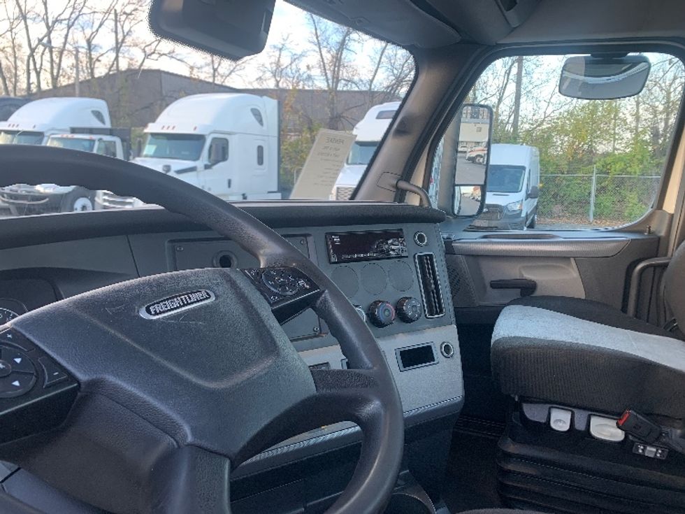 Day Cab Tractor-Heavy Duty Tractors-Freightliner-2021-T11664ST-Nashville (Mount Juliet)-TN-612,562\n\t\tmiles-$ 29,000 - Image 10