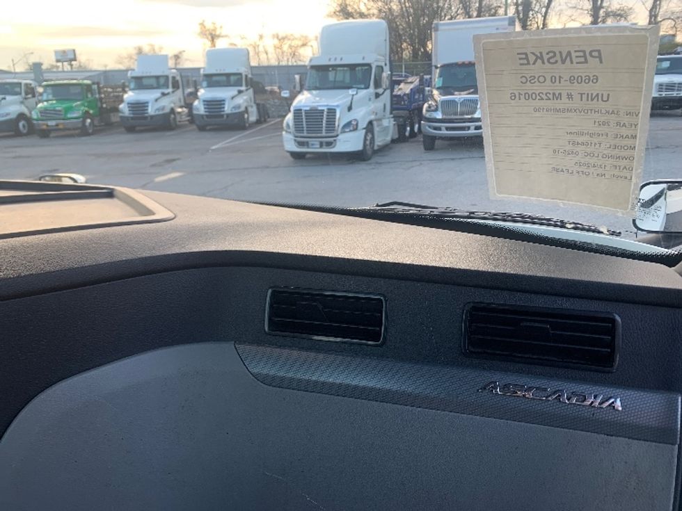 Day Cab Tractor-Heavy Duty Tractors-Freightliner-2021-T11664ST-Nashville (Mount Juliet)-TN-612,562\n\t\tmiles-$ 29,000 - Image 13