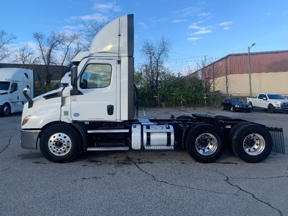 Day Cab Tractor-Heavy Duty Tractors-Freightliner-2021-T11664ST-Nashville (Mount Juliet)-TN-612,562\n\t\tmiles-$ 29,000 - Image 4