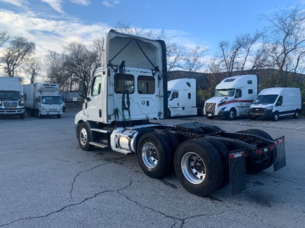 Day Cab Tractor-Heavy Duty Tractors-Freightliner-2021-T11664ST-Nashville (Mount Juliet)-TN-612,562\n\t\tmiles-$ 29,000 - Image 5