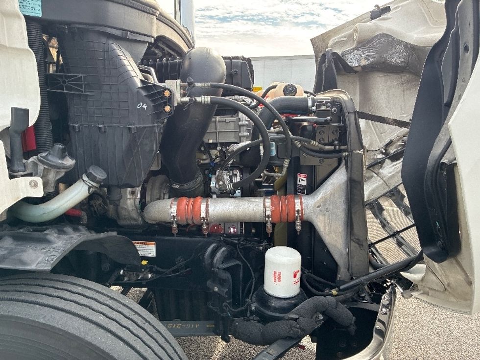 Day Cab Tractor-Heavy Duty Tractors-Freightliner-2021-T11664ST-Nashville (Mount Juliet)-TN-687,469\n\t\tmiles-$ 29,000 - Image 15