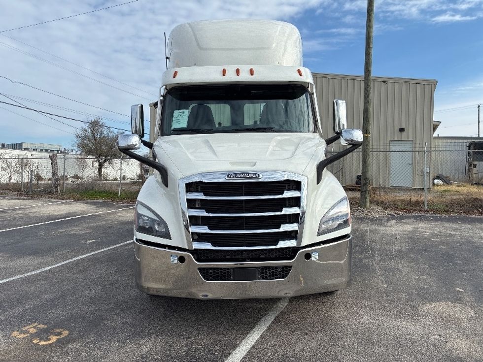 Day Cab Tractor-Heavy Duty Tractors-Freightliner-2021-T11664ST-Nashville (Mount Juliet)-TN-687,469\n\t\tmiles-$ 29,000 - Image 2