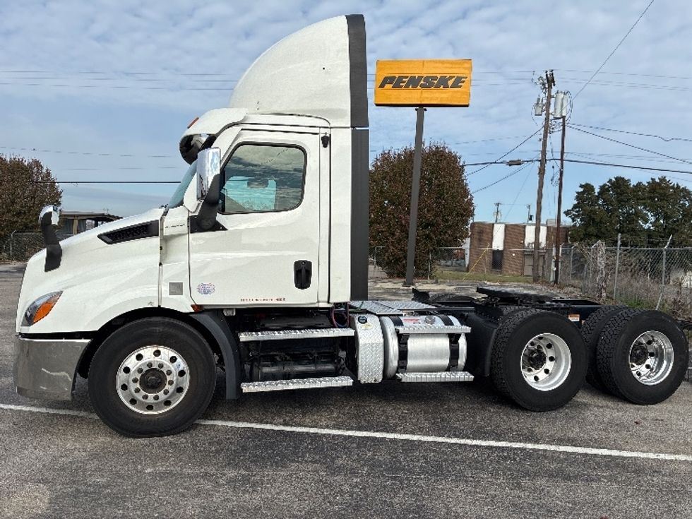 Day Cab Tractor-Heavy Duty Tractors-Freightliner-2021-T11664ST-Nashville (Mount Juliet)-TN-687,469\n\t\tmiles-$ 29,000 - Image 4