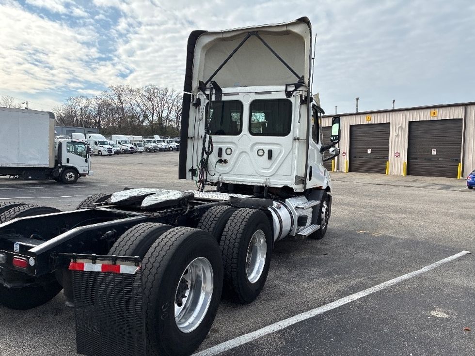 Day Cab Tractor-Heavy Duty Tractors-Freightliner-2021-T11664ST-Nashville (Mount Juliet)-TN-687,469\n\t\tmiles-$ 29,000 - Image 7