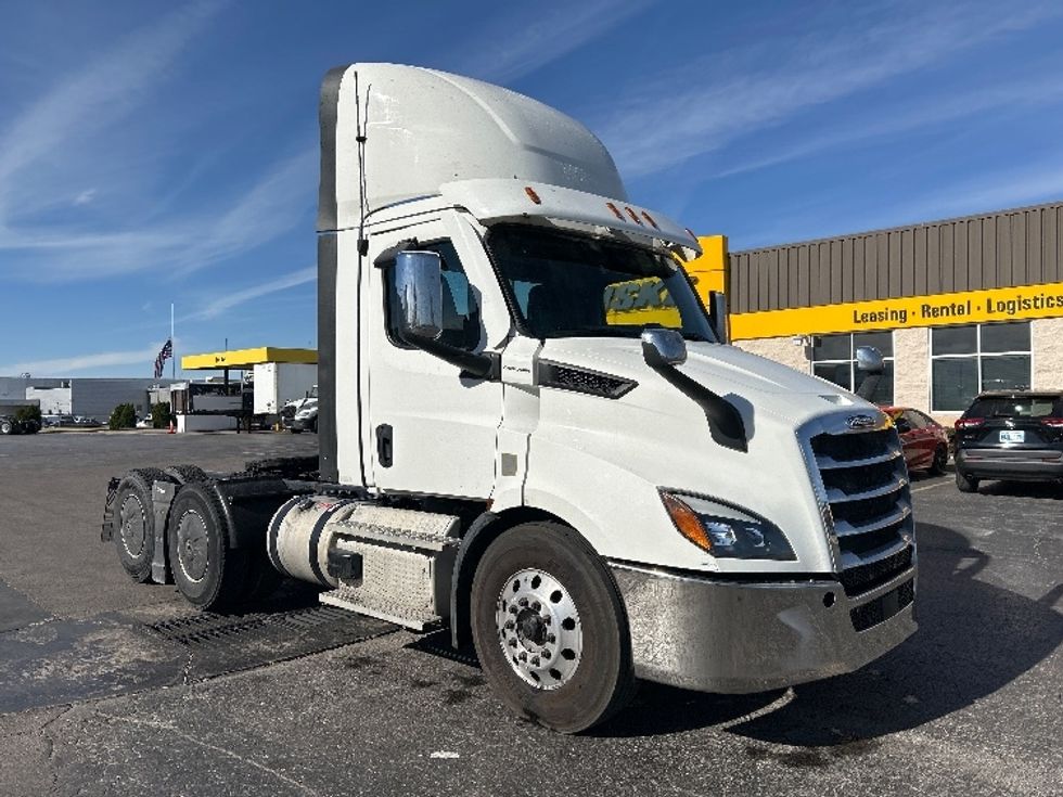 Day Cab Tractor-Heavy Duty Tractors-Freightliner-2021-T11664ST-Oklahoma City-OK-341,229\n\t\tmiles-$ 65,500 - Image 1