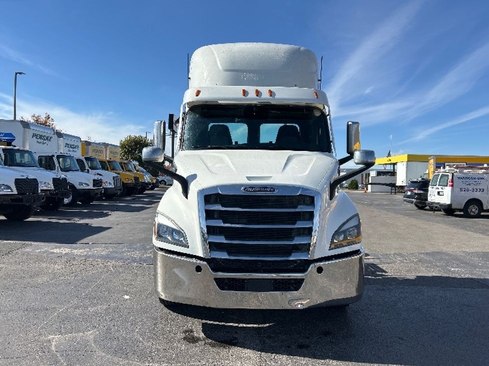 Day Cab Tractor-Heavy Duty Tractors-Freightliner-2021-T11664ST-Oklahoma City-OK-341,229\n\t\tmiles-$ 65,500 - Image 2