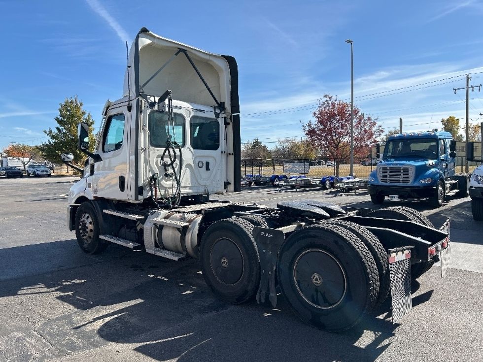 Day Cab Tractor-Heavy Duty Tractors-Freightliner-2021-T11664ST-Oklahoma City-OK-341,229\n\t\tmiles-$ 65,500 - Image 5