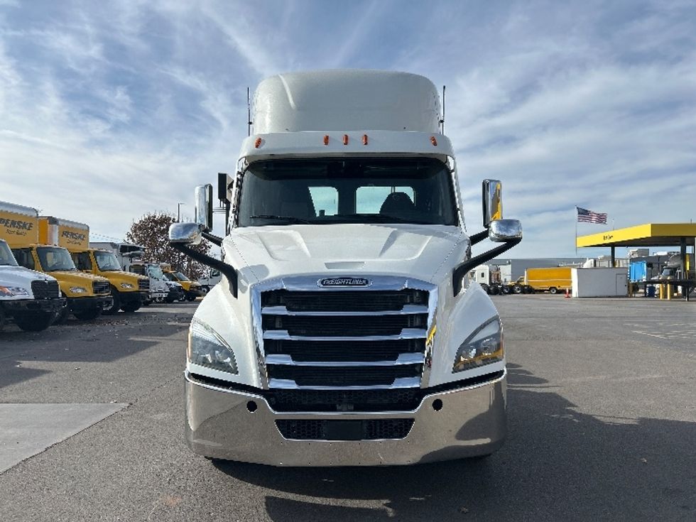 Day Cab Tractor-Heavy Duty Tractors-Freightliner-2021-T11664ST-Oklahoma City-OK-476,201\n\t\tmiles-$ 51,750 - Image 2