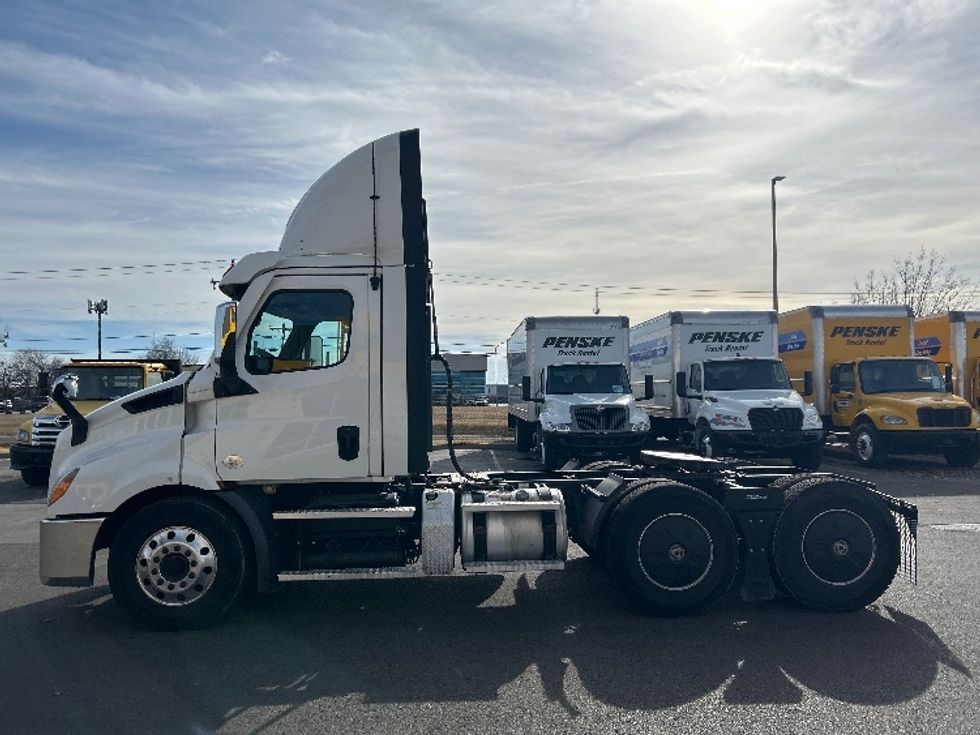 Day Cab Tractor-Heavy Duty Tractors-Freightliner-2021-T11664ST-Oklahoma City-OK-476,201\n\t\tmiles-$ 51,750 - Image 4