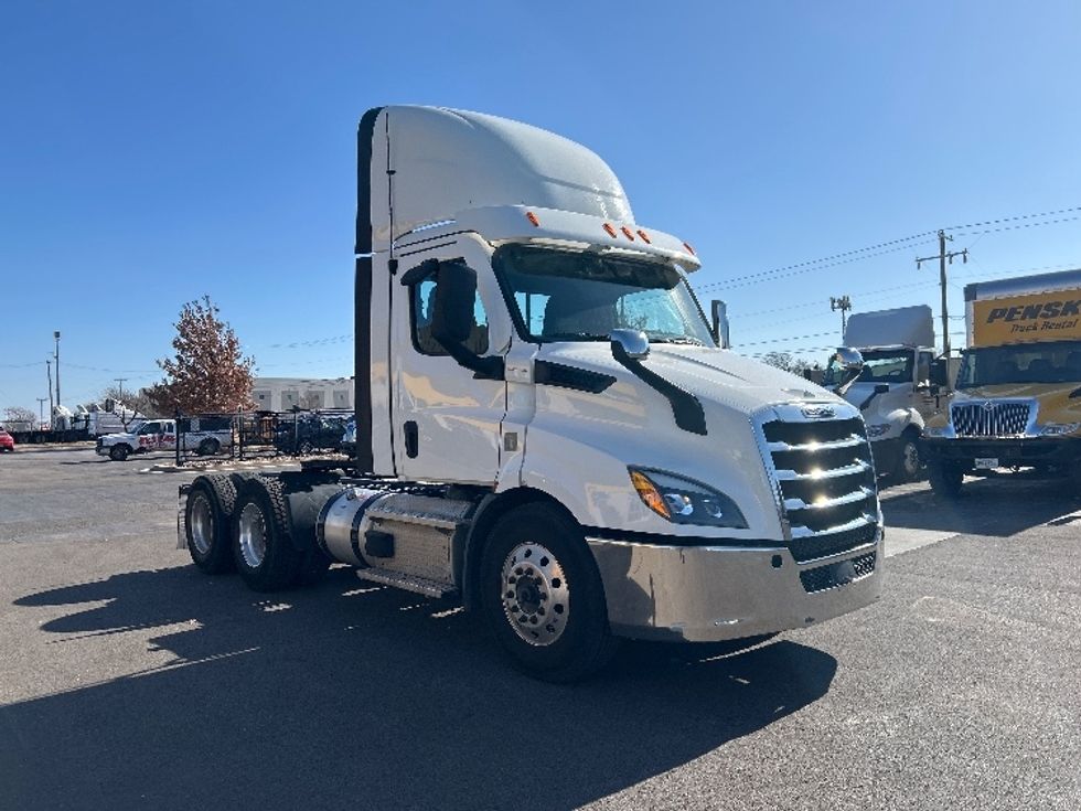 Day Cab Tractor-Heavy Duty Tractors-Freightliner-2021-T11664ST-Oklahoma City-OK-523,303\n\t\tmiles-$ 46,500 - Image 1