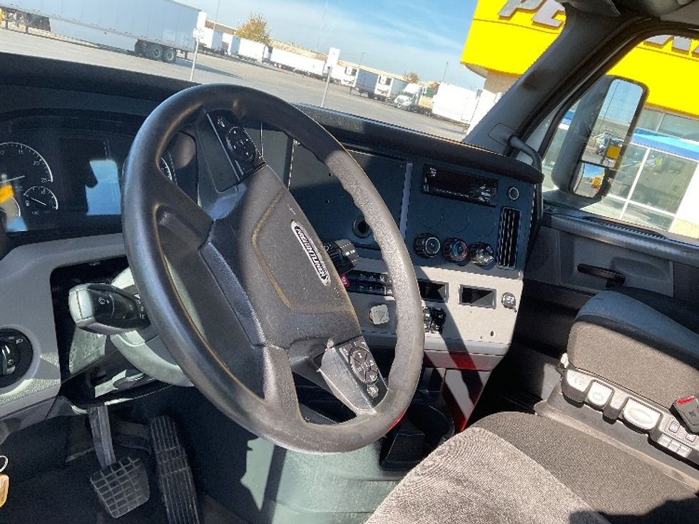 Day Cab Tractor-Heavy Duty Tractors-Freightliner-2021-T11664ST-Oklahoma City-OK-523,303\n\t\tmiles-$ 46,500 - Image 10