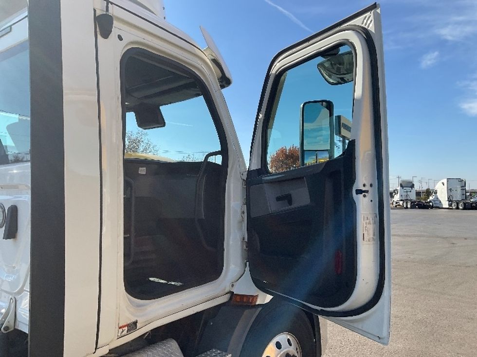 Day Cab Tractor-Heavy Duty Tractors-Freightliner-2021-T11664ST-Oklahoma City-OK-523,303\n\t\tmiles-$ 46,500 - Image 12