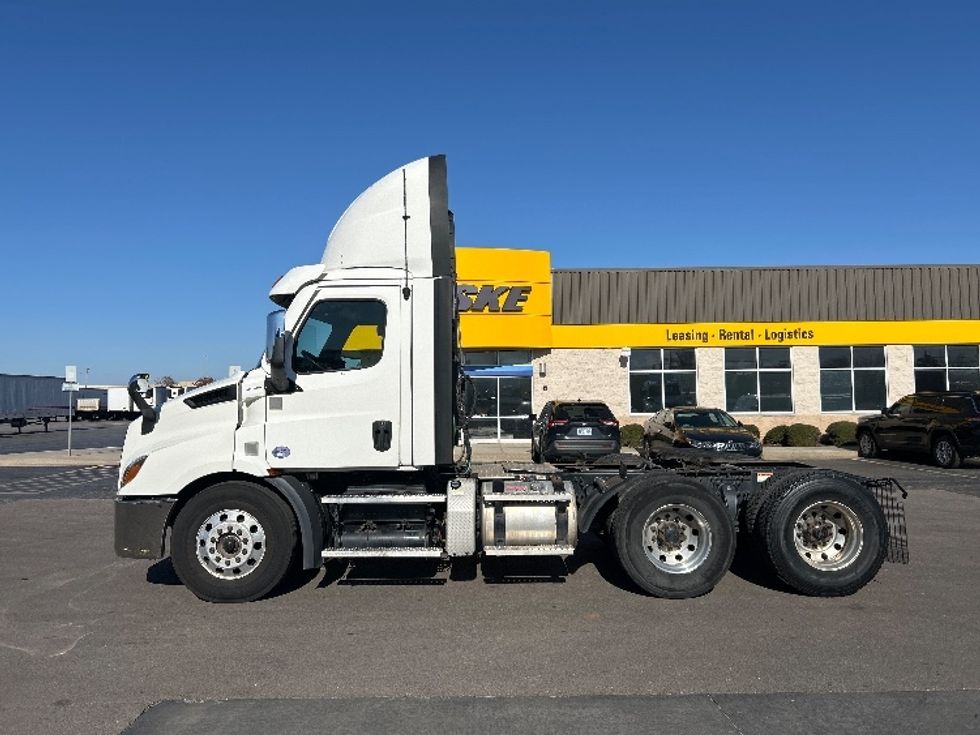 Day Cab Tractor-Heavy Duty Tractors-Freightliner-2021-T11664ST-Oklahoma City-OK-523,303\n\t\tmiles-$ 46,500 - Image 4