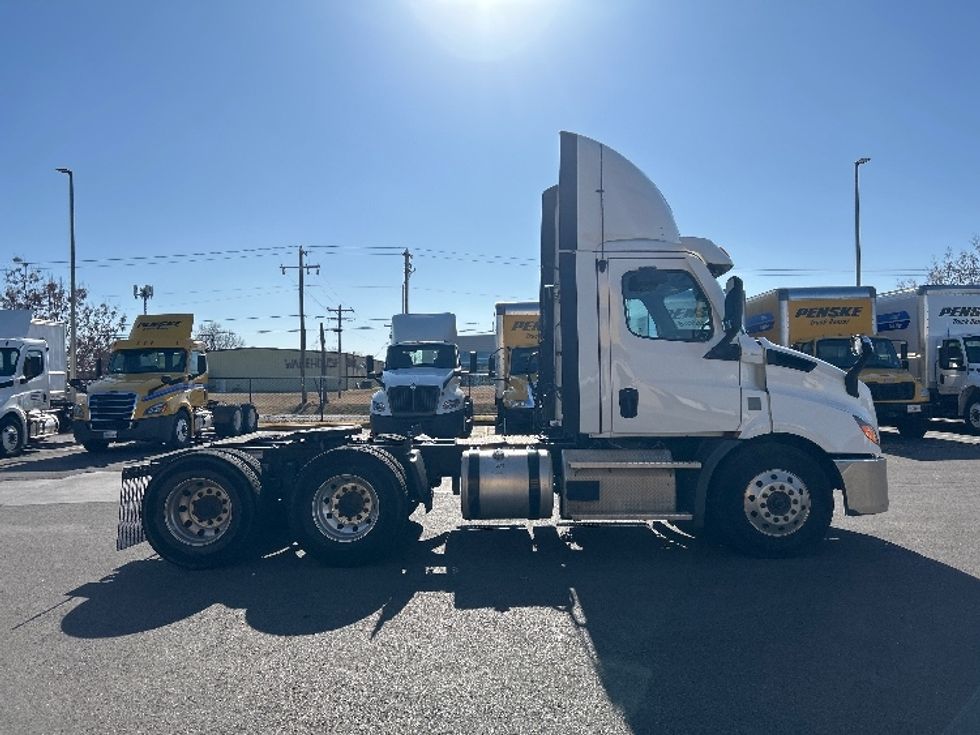 Day Cab Tractor-Heavy Duty Tractors-Freightliner-2021-T11664ST-Oklahoma City-OK-523,303\n\t\tmiles-$ 46,500 - Image 8