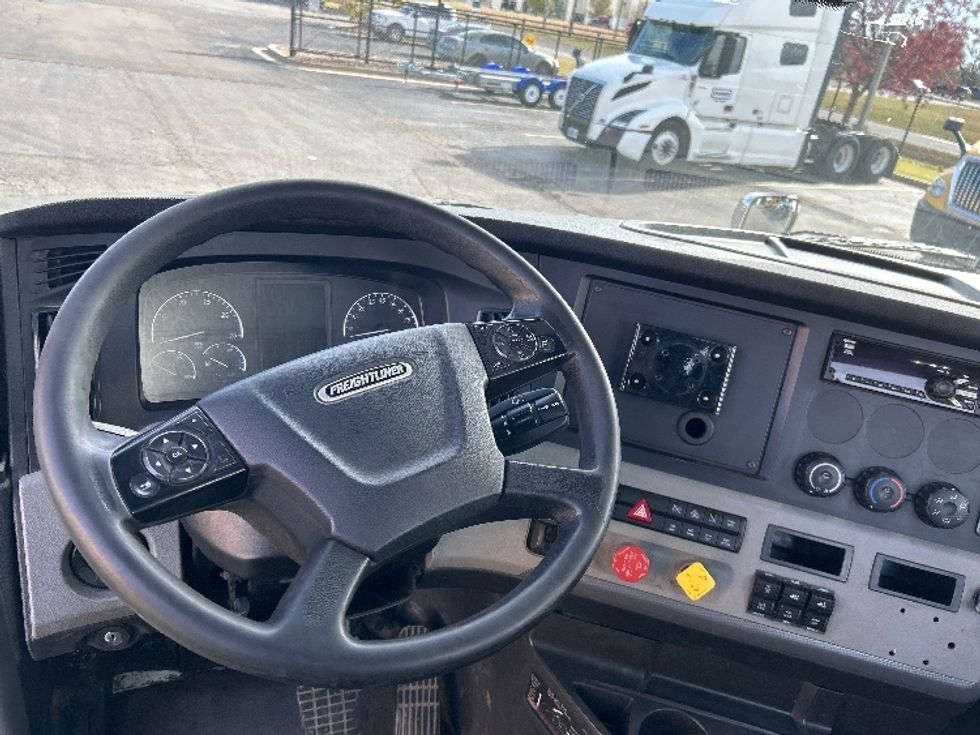 Day Cab Tractor-Heavy Duty Tractors-Freightliner-2021-T11664ST-Oklahoma City-OK-545,909\n\t\tmiles-$ 44,000 - Image 10
