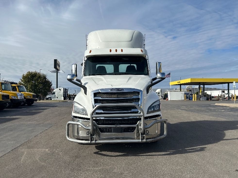 Day Cab Tractor-Heavy Duty Tractors-Freightliner-2021-T11664ST-Oklahoma City-OK-545,909\n\t\tmiles-$ 44,000 - Image 2
