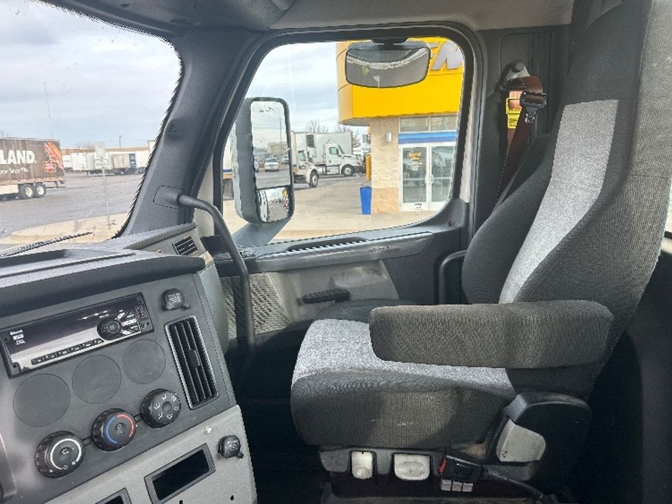 Day Cab Tractor-Heavy Duty Tractors-Freightliner-2021-T11664ST-Oklahoma City-OK-600,018\n\t\tmiles-$ 38,000 - Image 11