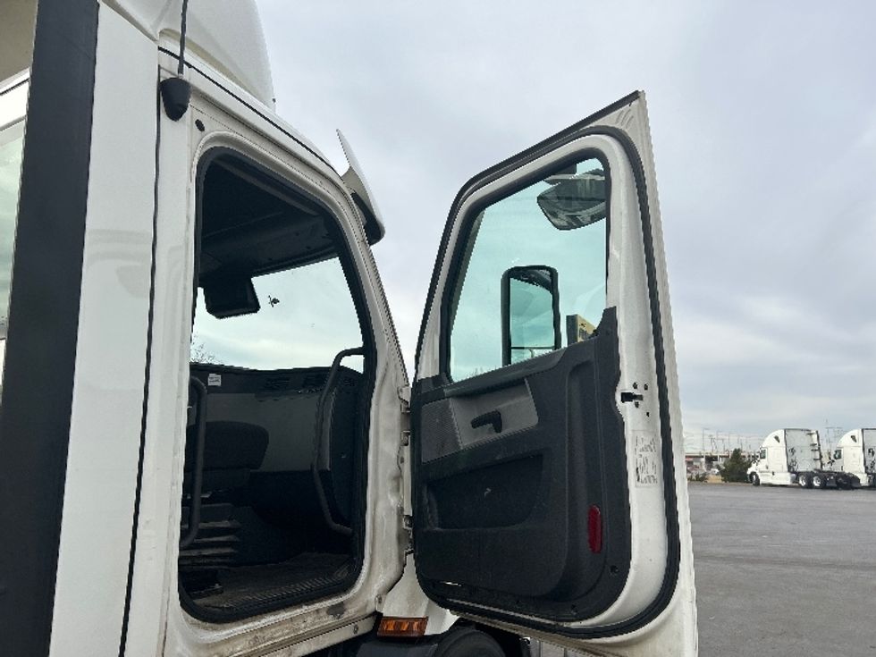 Day Cab Tractor-Heavy Duty Tractors-Freightliner-2021-T11664ST-Oklahoma City-OK-600,018\n\t\tmiles-$ 38,000 - Image 12