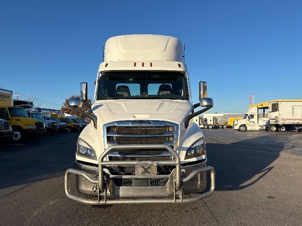 Day Cab Tractor-Heavy Duty Tractors-Freightliner-2021-T11664ST-Oklahoma City-OK-600,018\n\t\tmiles-$ 38,000 - Image 2