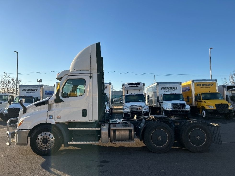 Day Cab Tractor-Heavy Duty Tractors-Freightliner-2021-T11664ST-Oklahoma City-OK-600,018\n\t\tmiles-$ 38,000 - Image 4